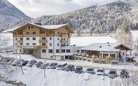 Ofentuerl Alpine Living Flachau